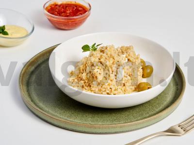 Bulgur su sviestu pagrindine nuotrauka