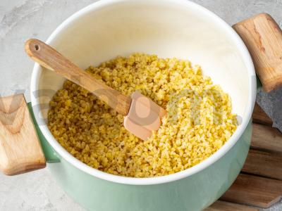 Bulgur su džiovintomis slyvomis Žingsnis 1