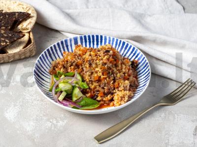 Bulgur su džiovintomis slyvomis pagrindine nuotrauka