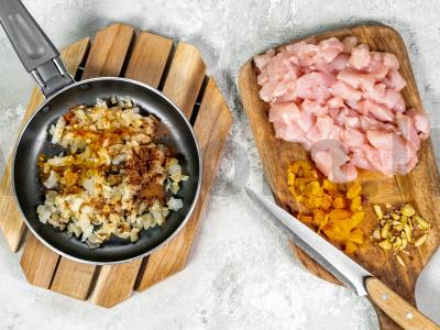 Bulgur su rytietiškais prieskoniais Žingsnis 1