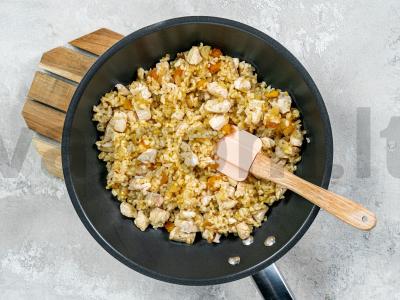 Bulgur su rytietiškais prieskoniais Žingsnis 2
