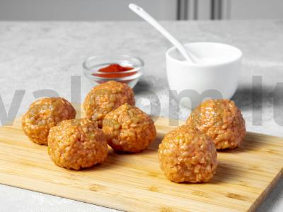 Bulgur mėsos kukuliai su pomidorų padažu Žingsnis 1