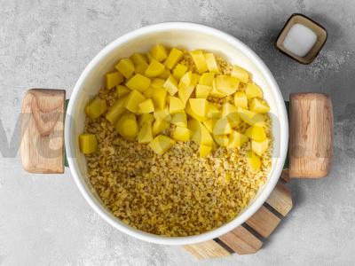 Bulgur sriuba su konservuota žuvimi Žingsnis 1