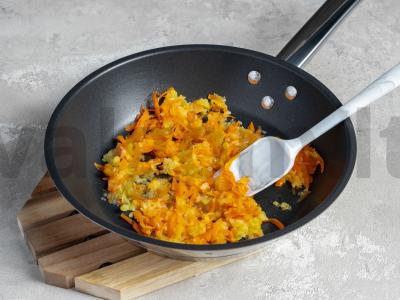Bulgur sriuba su konservuota žuvimi Žingsnis 2