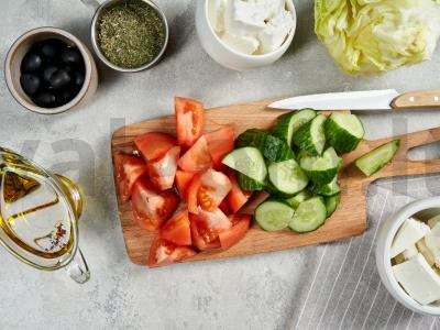 Graikiškos salotos su sūriu Žingsnis 1