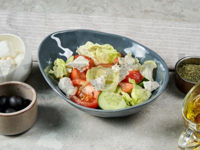 Graikiškos salotos su sūriu Žingsnis 2