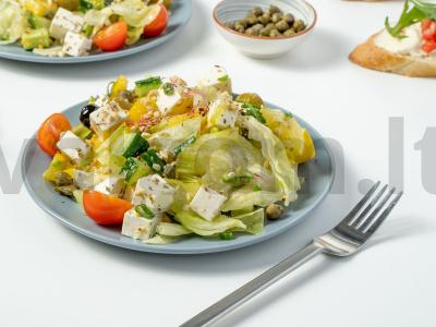Graikiškos salotos su aisbergais pagrindine nuotrauka