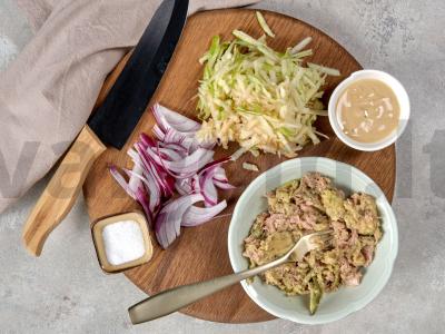 Dietinės tuno salotos Žingsnis 1