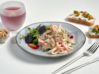 Dietinės salotos su majonezu pagrindine nuotrauka