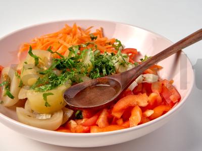 Dietinės morkų salotos Žingsnis 3