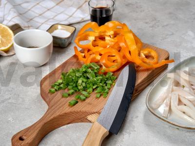 Dietinės kalmarų salotos Žingsnis 1
