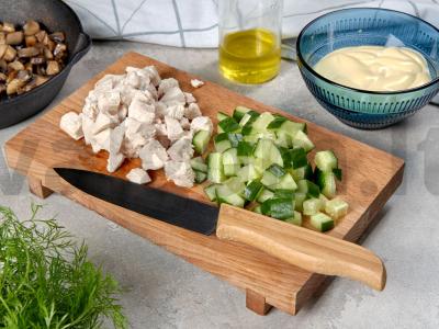 Dietinės agurkų salotos Žingsnis 2