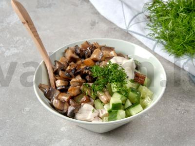 Dietinės agurkų salotos Žingsnis 3