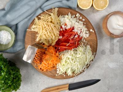 Dietinės salotos su obuoliais Žingsnis 1