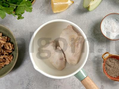 Dietinės kalakutienos salotos Žingsnis 1