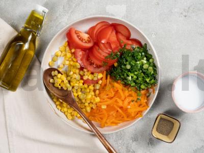 Dietinės salotos su kukurūzais Žingsnis 2
