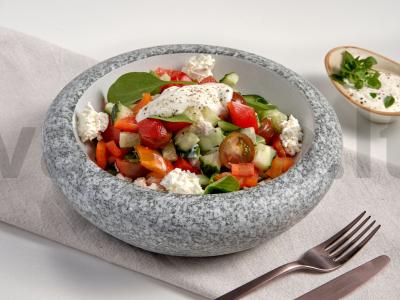 Dietinės sūrio salotos pagrindine nuotrauka