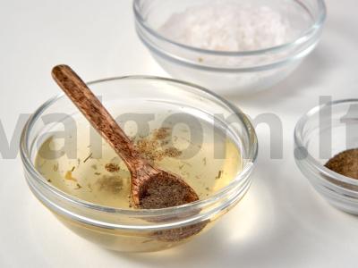 Dietinės salotos su grybais Žingsnis 1