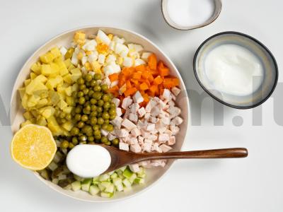 Dietinės salotos su virtais produktais Žingsnis 2