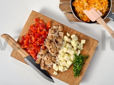 Dietinės žuvies salotos Žingsnis 1