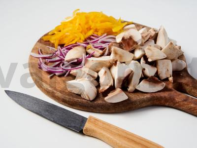 Dietinės salotos su grybais Žingsnis 1