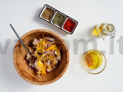 Dietinės salotos su grybais Žingsnis 2