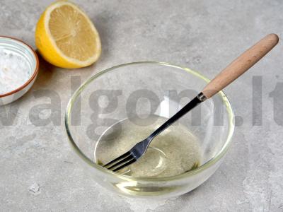 Dietinės salotos su raudonosiomis pupelėmis Žingsnis 2