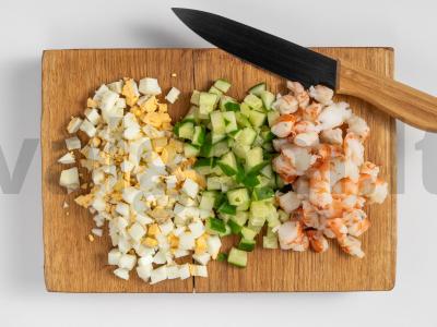 Dietinės jūros gėrybių salotos Žingsnis 1