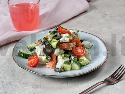 Dietinės salotos su paprikomis pagrindine nuotrauka