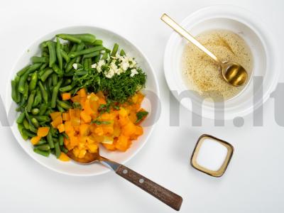Dietinės salotos su šparaginėmis pupelėmis Žingsnis 4