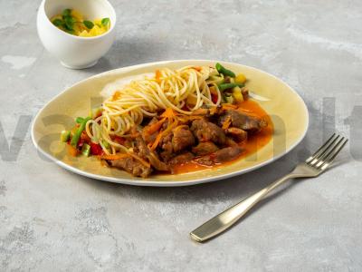 Kalakutiena su makaronais ir paprika pagrindine nuotrauka