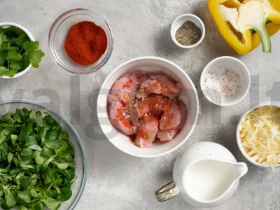 Kalakutiena su paprikomis ir sūriu orkaitėje Žingsnis 1