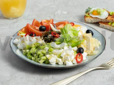 Kalmarų ir ananasų salotos pagrindine nuotrauka