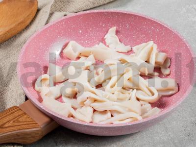 Salotos su kalmarais ir alyvuogėmis Žingsnis 1