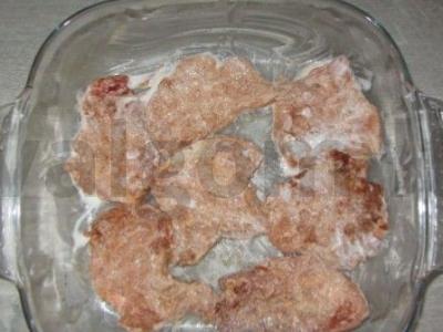 Kiauliena, kepta su grietinės, česnakų padažu ir sūriu Žingsnis 4