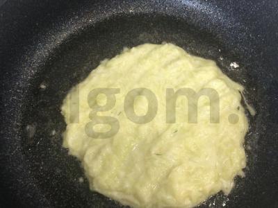 Cukinijų čeburekai su sūrio įdaru Žingsnis 4