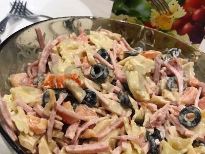 Salotos "Linksmieji lankai" pagrindine nuotrauka