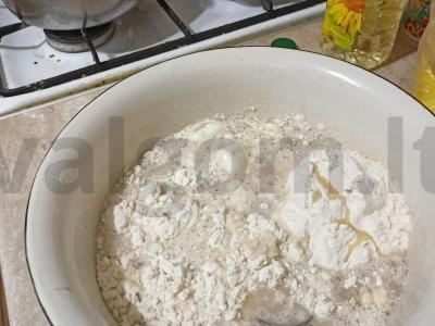 Švelni mielinė tešla Žingsnis 1