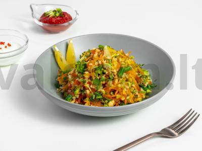 Bulgur su daržovėmis vakarienei pagrindine nuotrauka