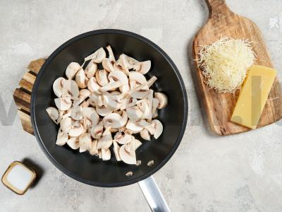 Bulgur grietinėlės padaže per pusvalandį Žingsnis 1