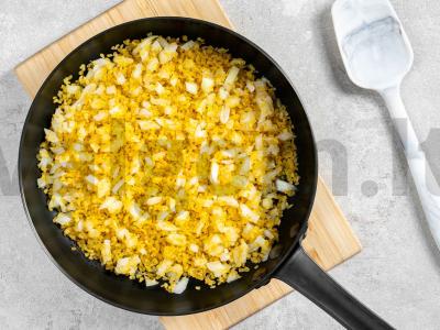 Bulgur su konservuotais kukurūzais Žingsnis 1