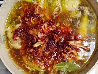 Aromatingi barščiai su salierais, burokėliais ir mėsa Žingsnis 3