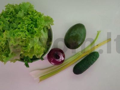 Vitaminų salotos su avokadais ir salierų stiebais Žingsnis 1