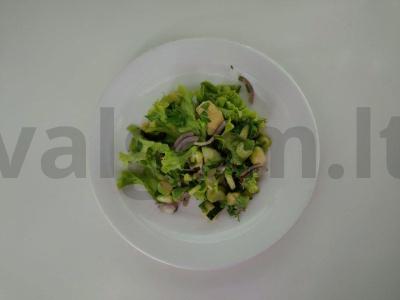 Vitaminų salotos su avokadais ir salierų stiebais Žingsnis 2