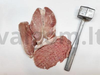 Kepta kiauliena su bulvėmis Žingsnis 1