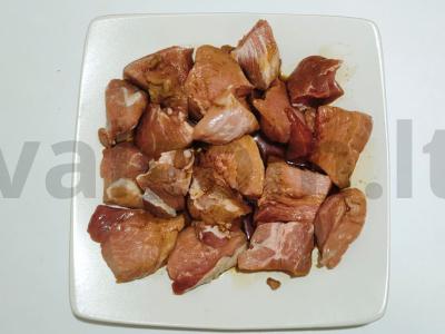 Kepta kiauliena su sojų padažu Žingsnis 2