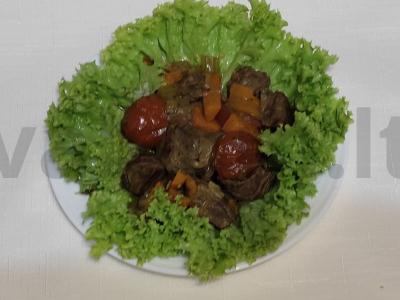 Kepta jautiena su daržovėmis pagrindine nuotrauka