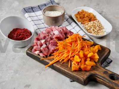 Kalakutiena su sultenėmis grietinės padaže Žingsnis 1