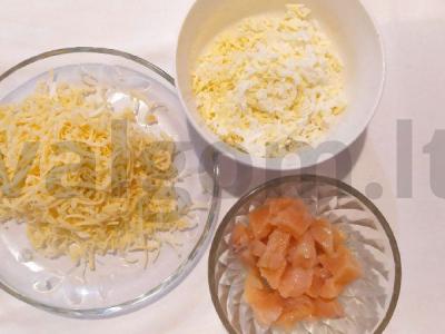 Švelnios krevečių ir lašišos salotos Žingsnis 1