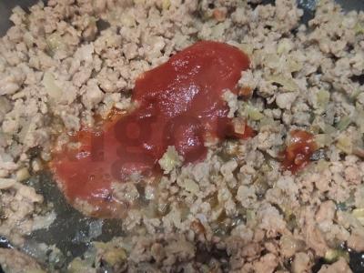 Užkandis su malta mėsa ir pomidorų pasta Žingsnis 3